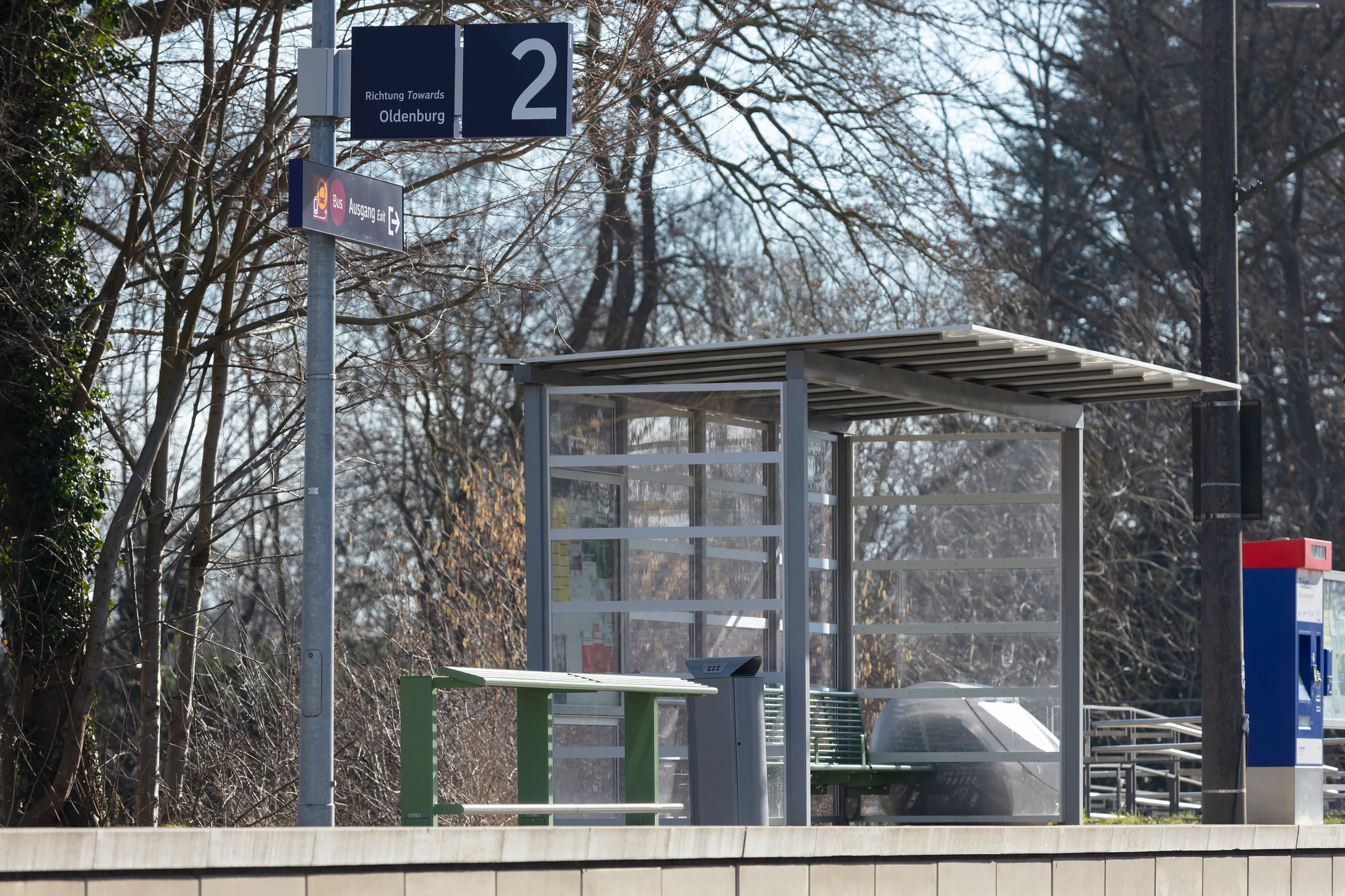 Neues Wetterschutzhäuschen und Lehnmöbel.