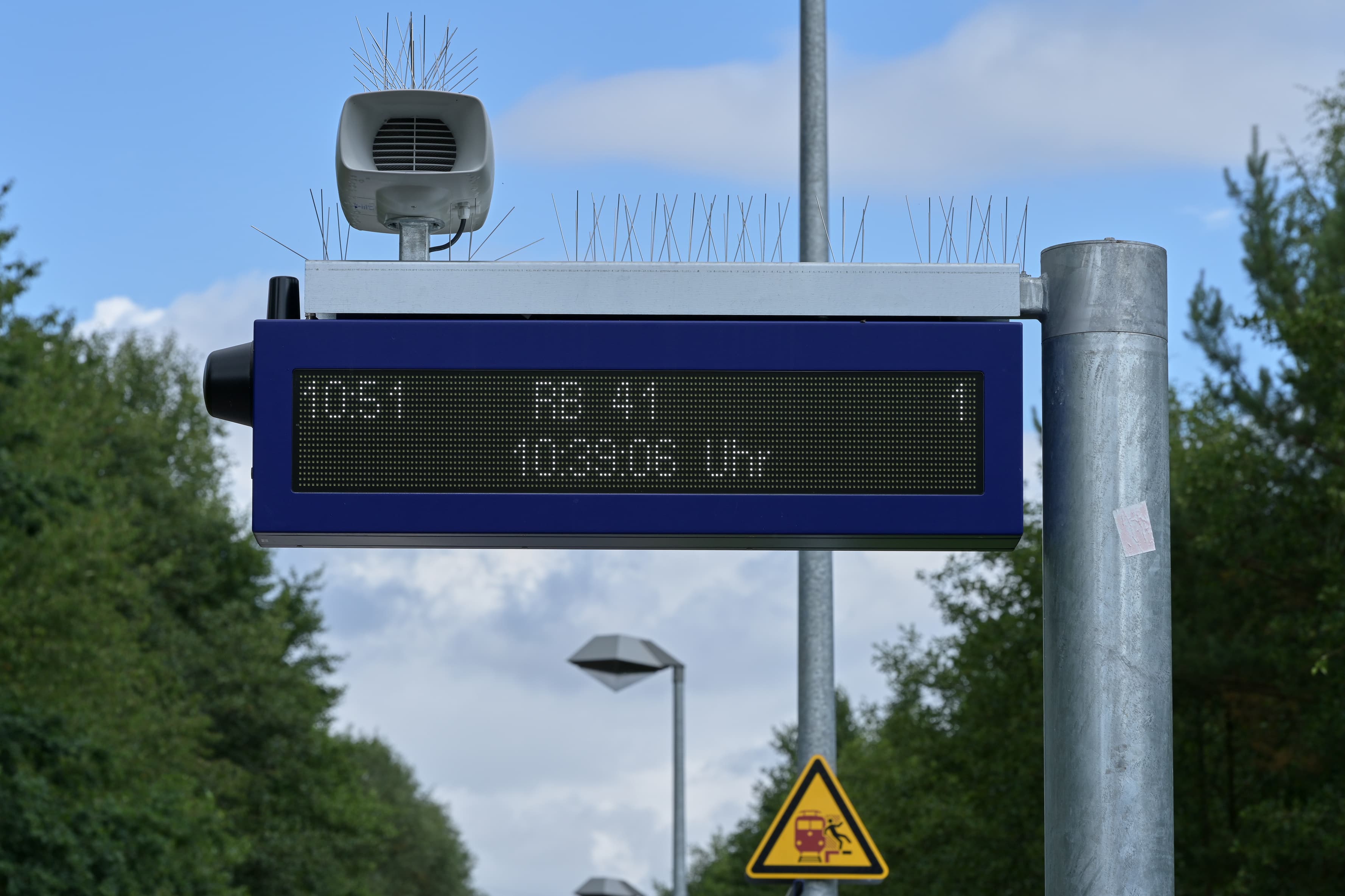 Neuer zweizeiliger Dynamischer Schriftanzeiger mit ergänzendem Lautsprecher