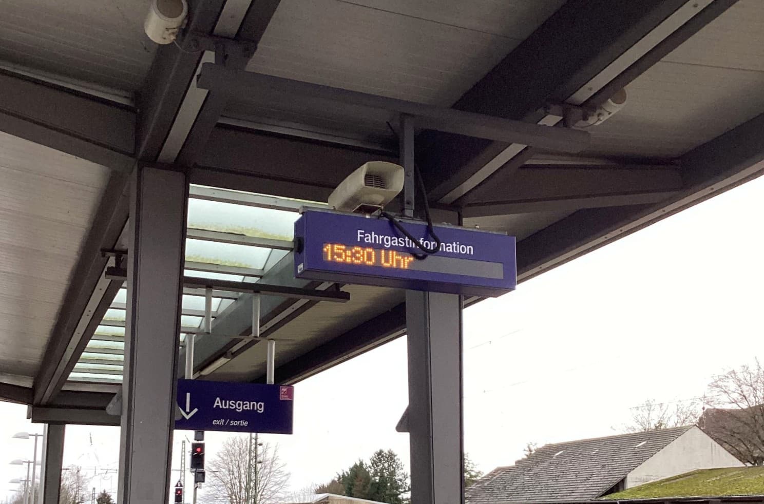 Die alte Fahrgastinformationsanlage (DSA) vor der Modernisierung.