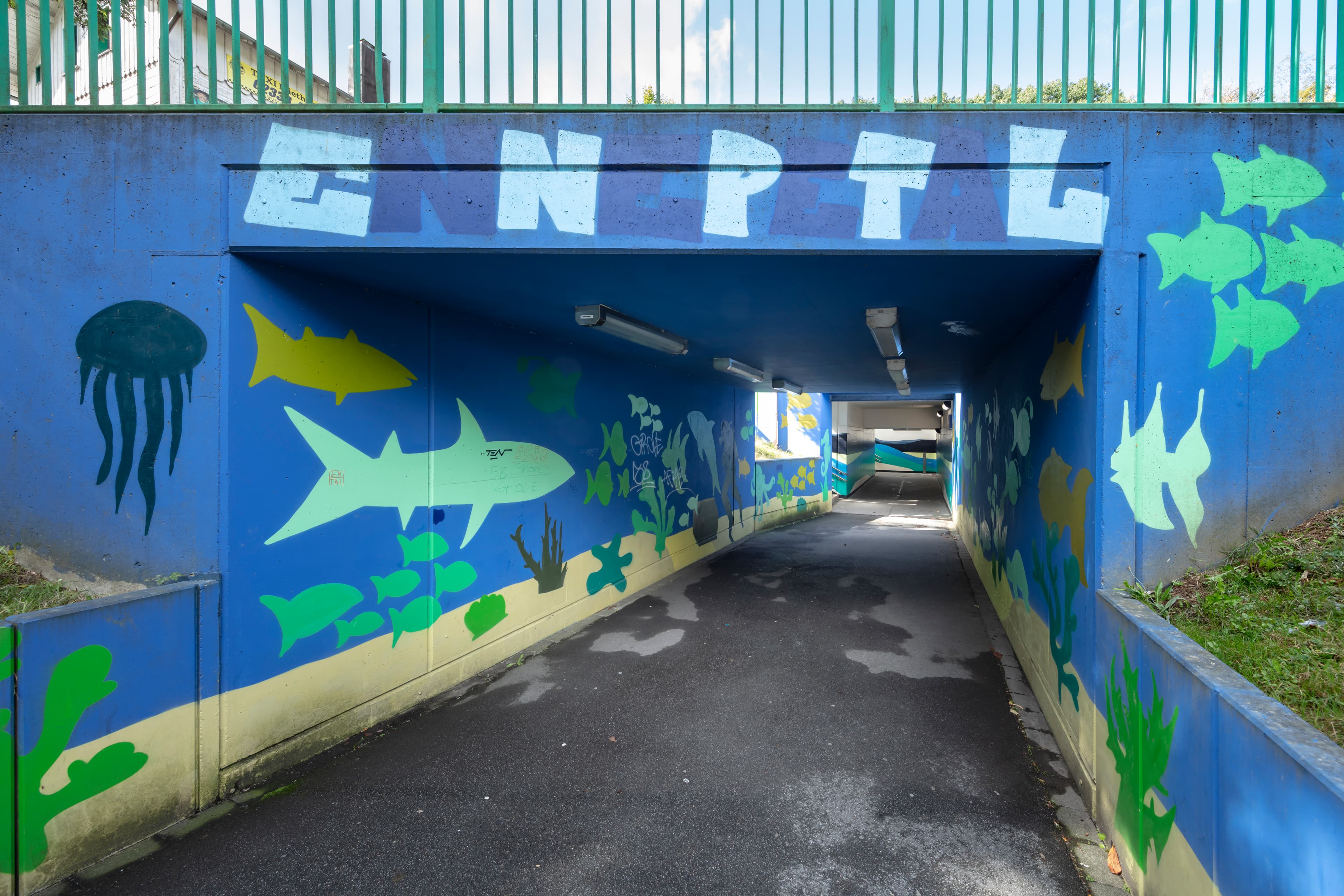 Personenunterführung im alten Unterwasserdesign.