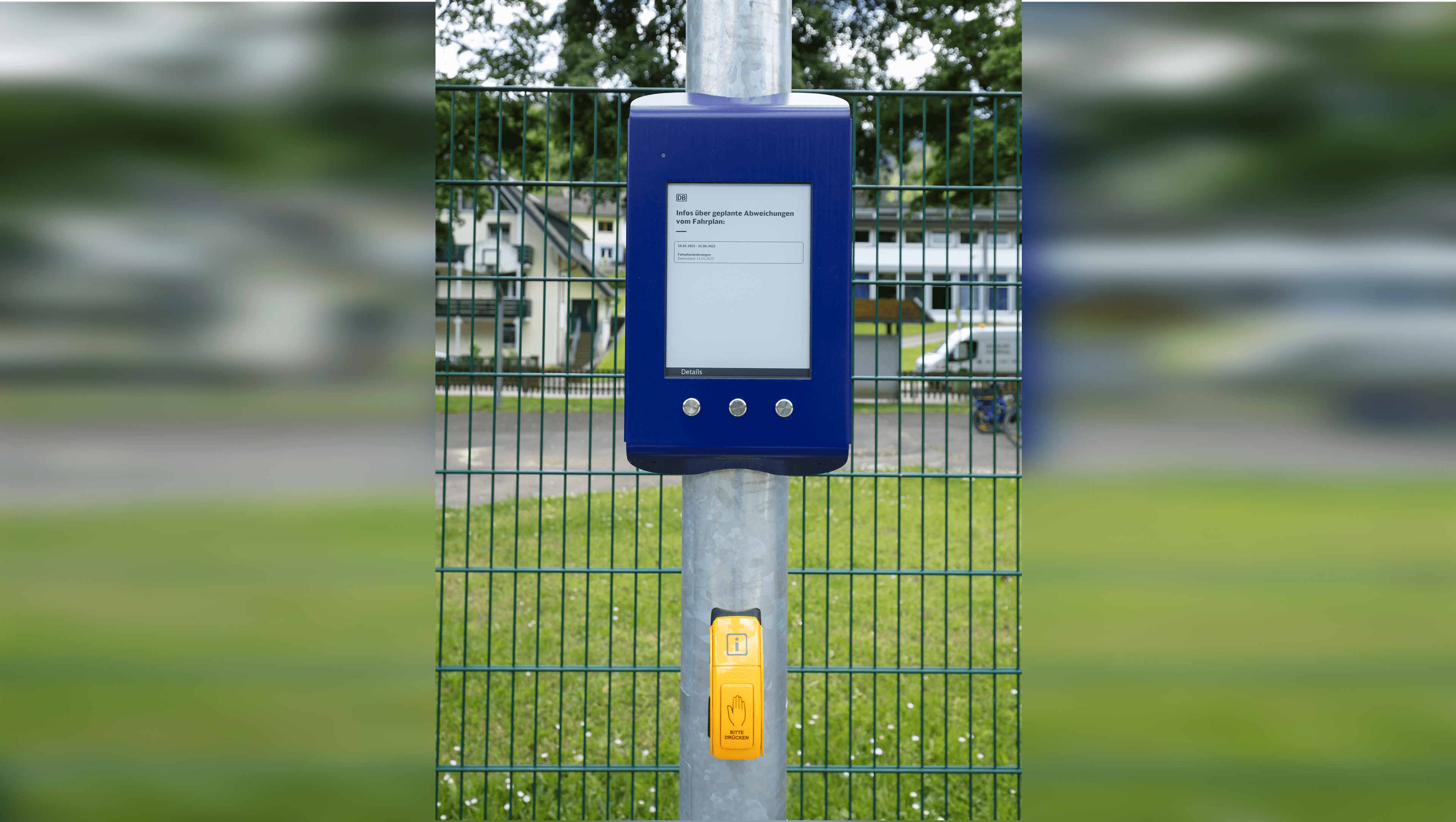 Display mit den wichtigsten Informationen zu aktuellen Baustellen in der Region