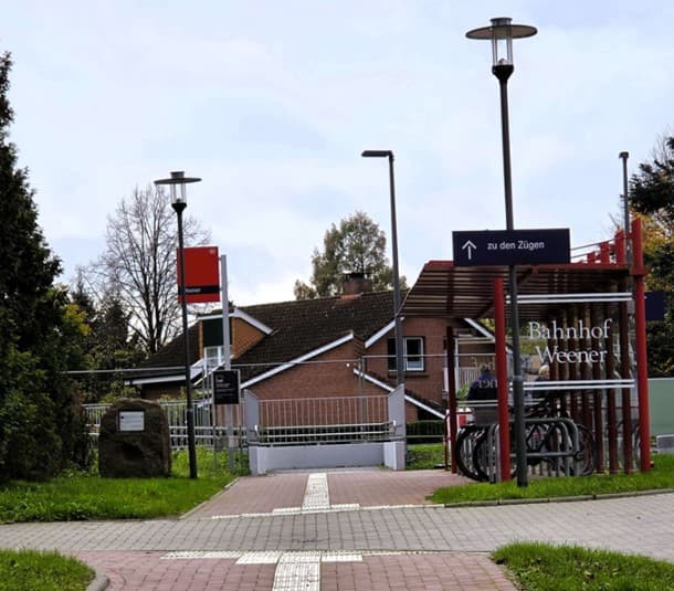 Im Bild die bereits vorhandene Abstellanlage für Fahrräder.