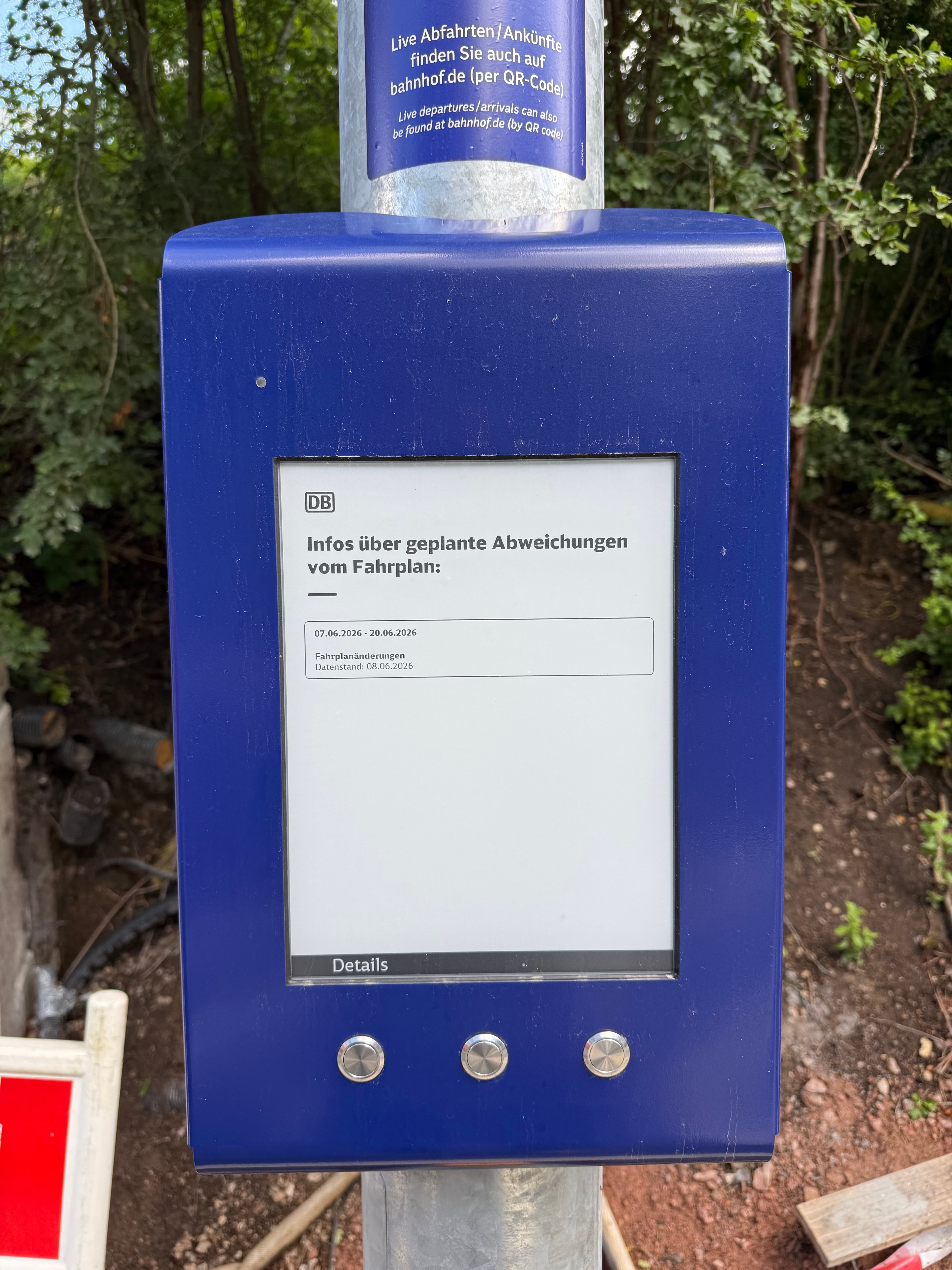 Digitaler Aushang Baukommunikation am Bahnhof Müssen.