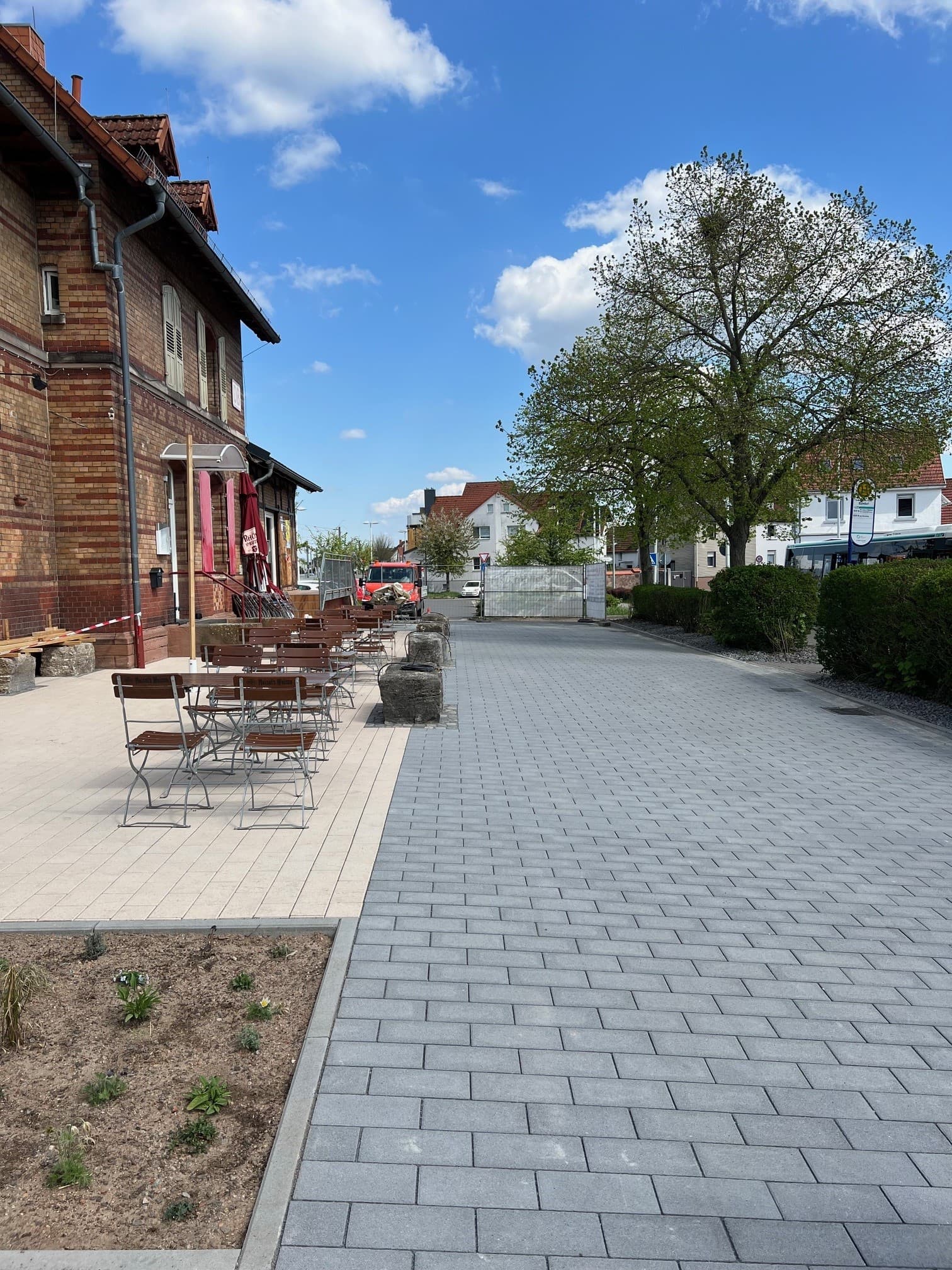 Blick auf den Vorplatz 