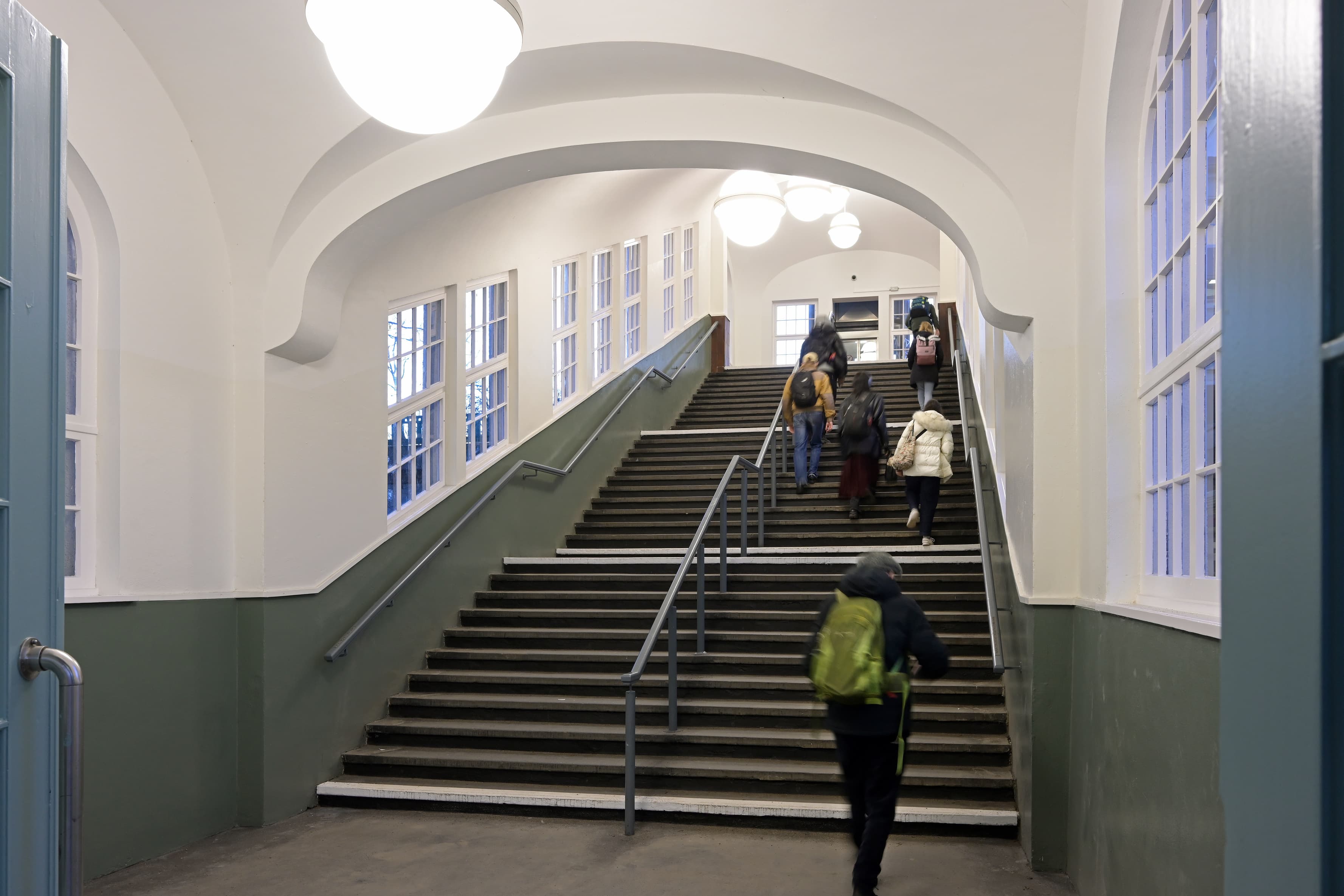 Treppenaufgang im Empfangsgebäude