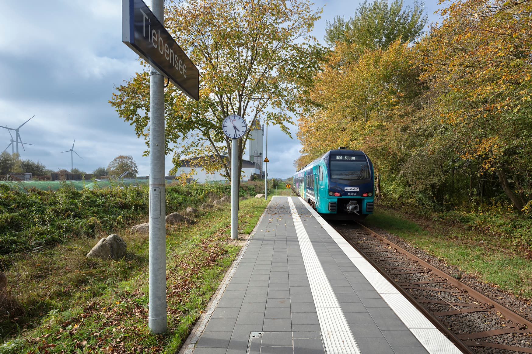 Der Bahnhsteig von Tiebensee.