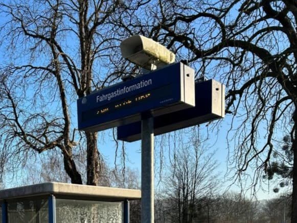 Detailaufnahme der alten Fahrgastinformationsanlage (DSA).