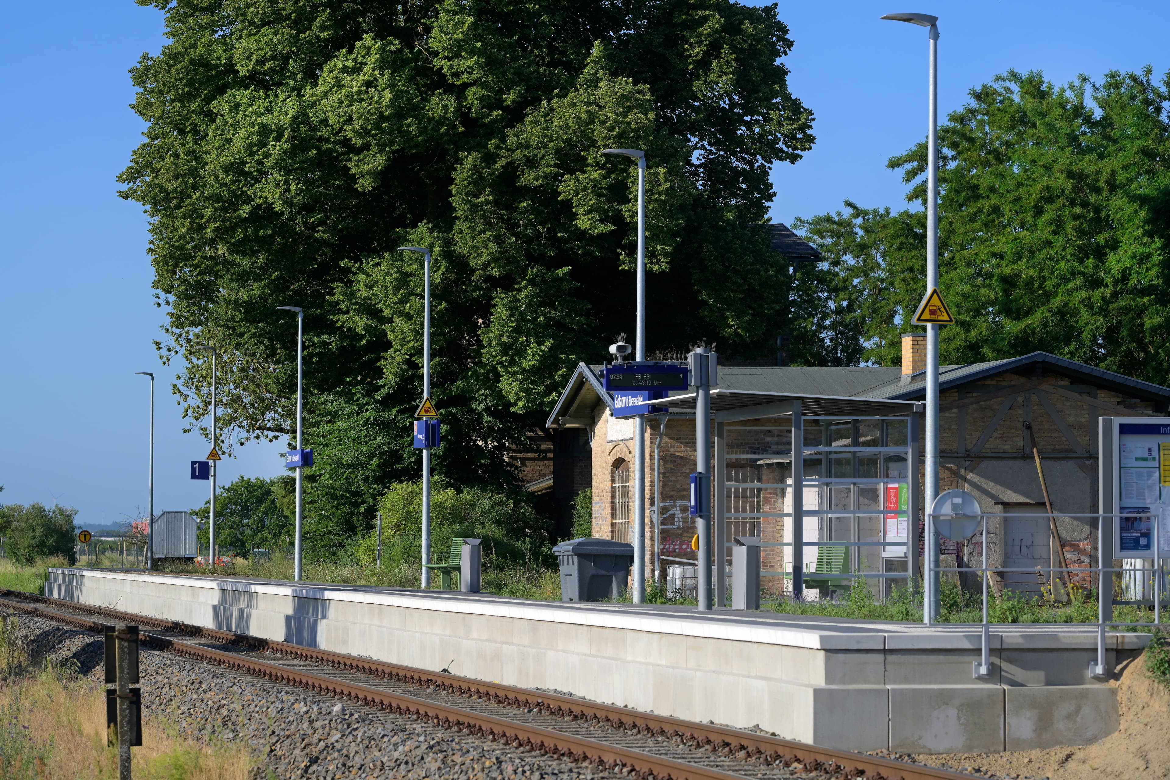 Der neue, erhöhte Bahnsteig.