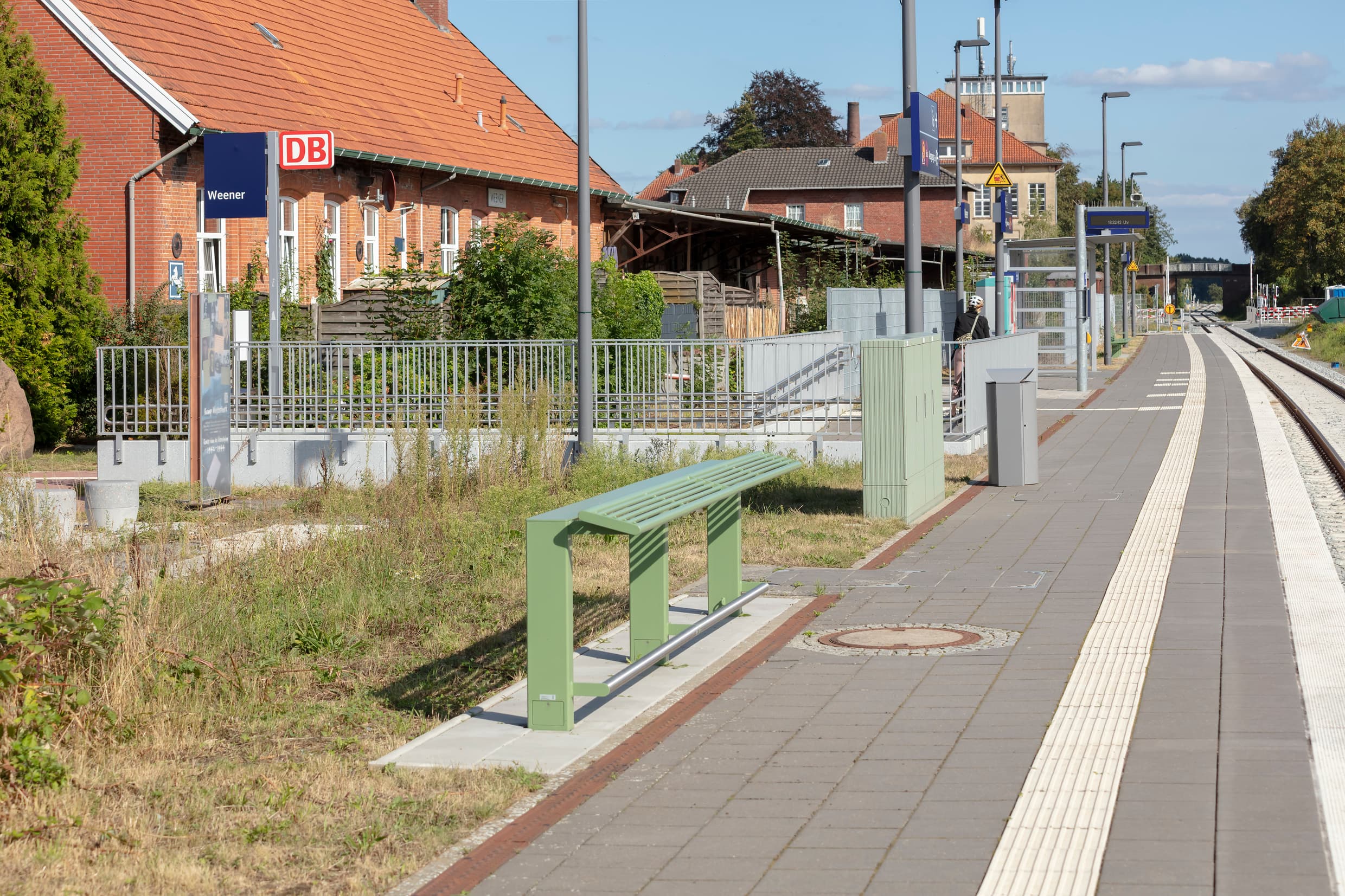 Sanierter Bahnsteig mit einem neuen Calidum Anlehner.