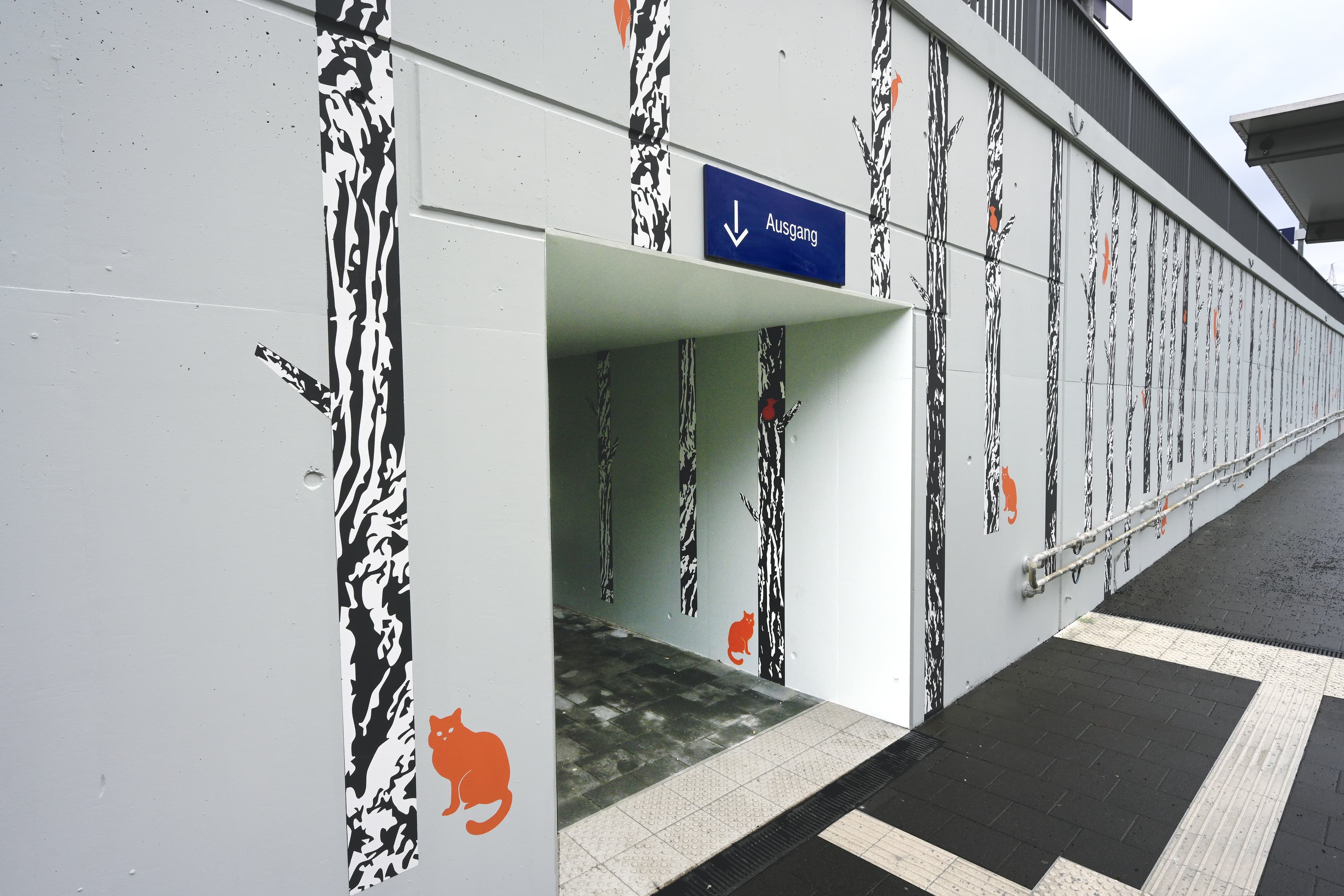 Personenunterführung und Rampe Wandgestaltung
