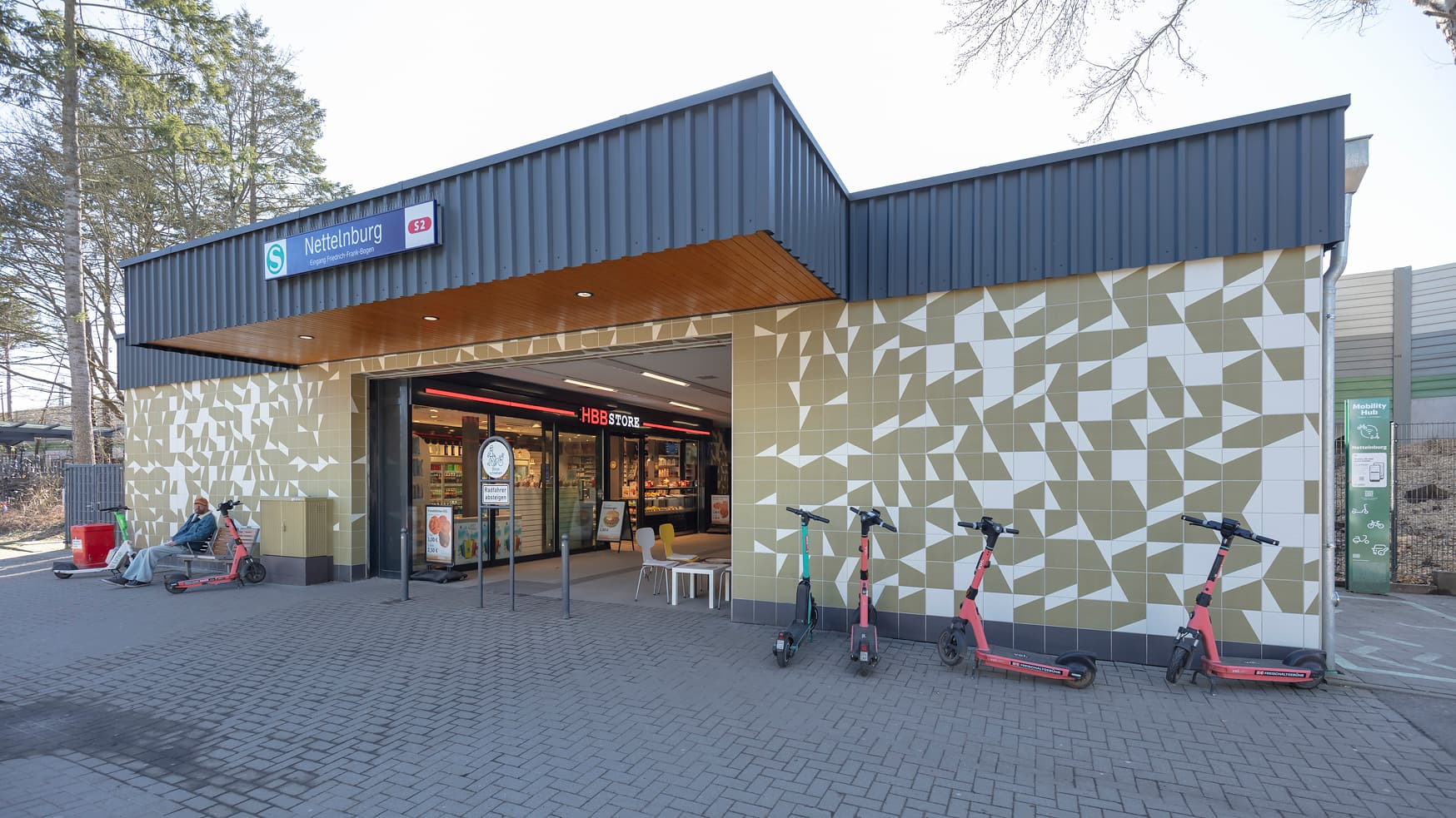 Der neue Look mit Fliesenmosaik.