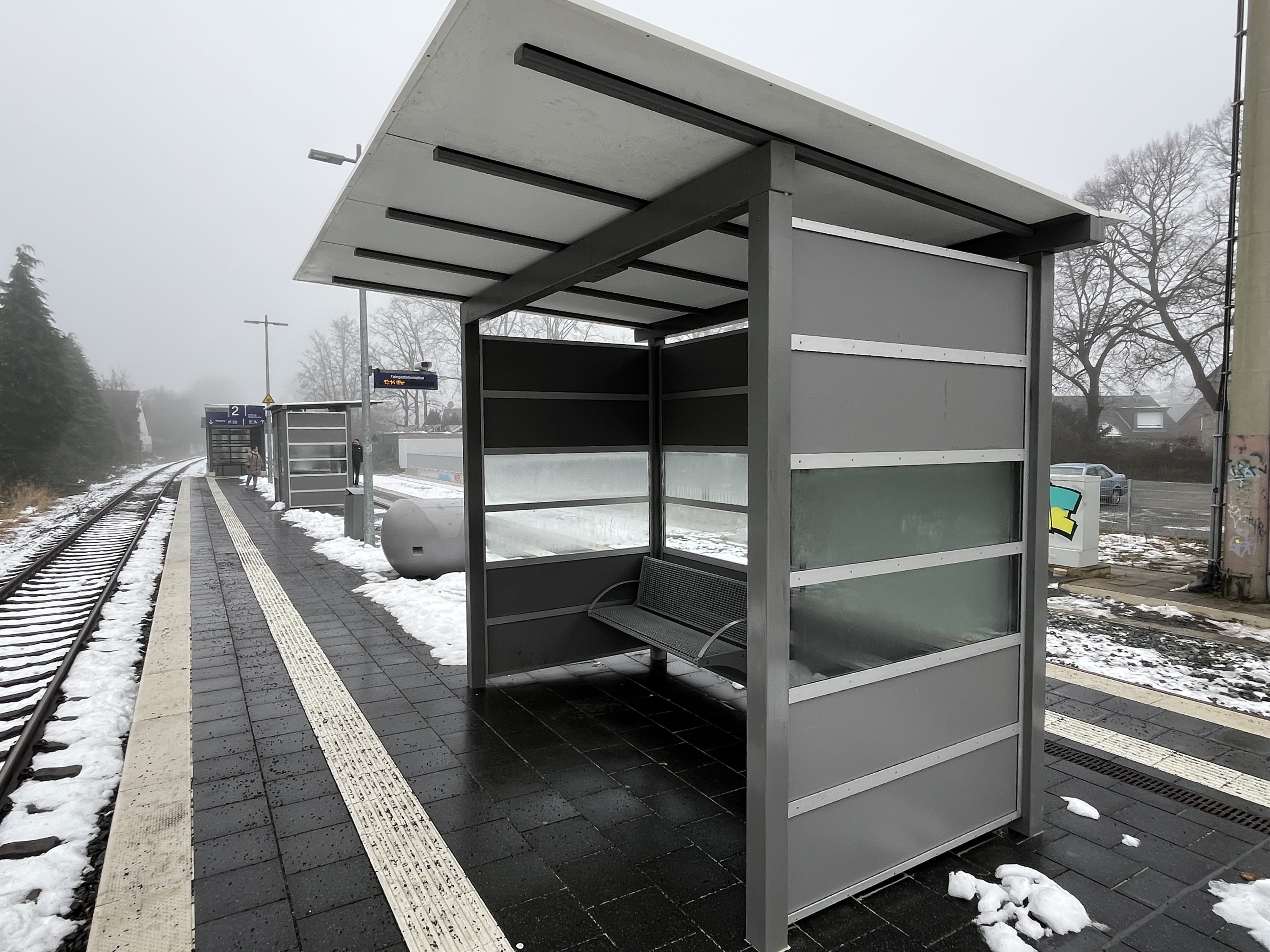 Eines der alten Wetterschutzhäuser vor der Modernisierung.