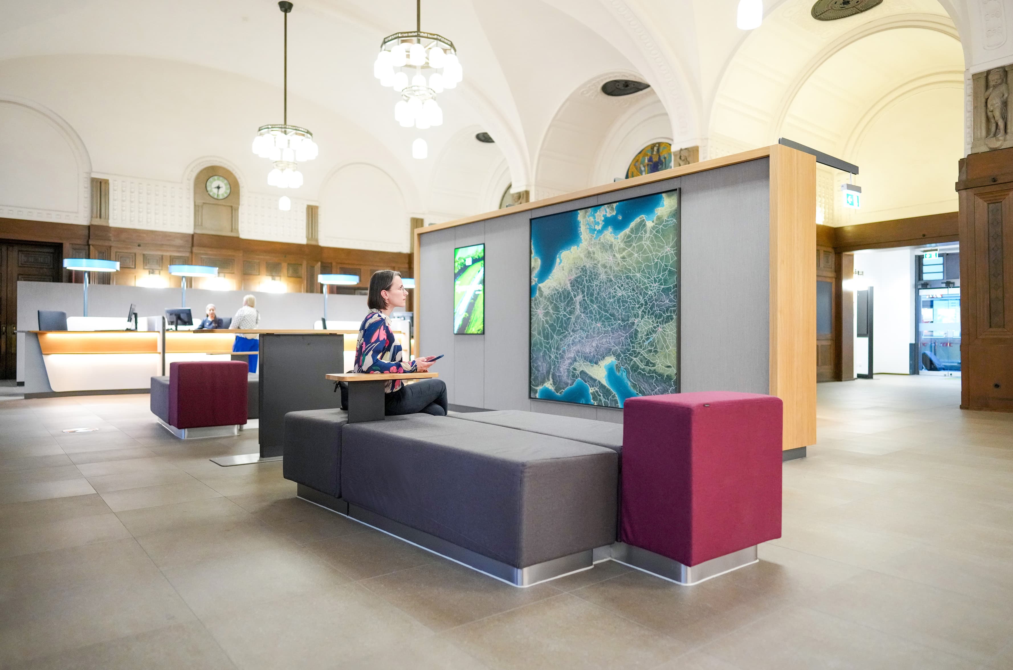 Waiting area in the newly designed DB Travel Centre in Nürnberg.