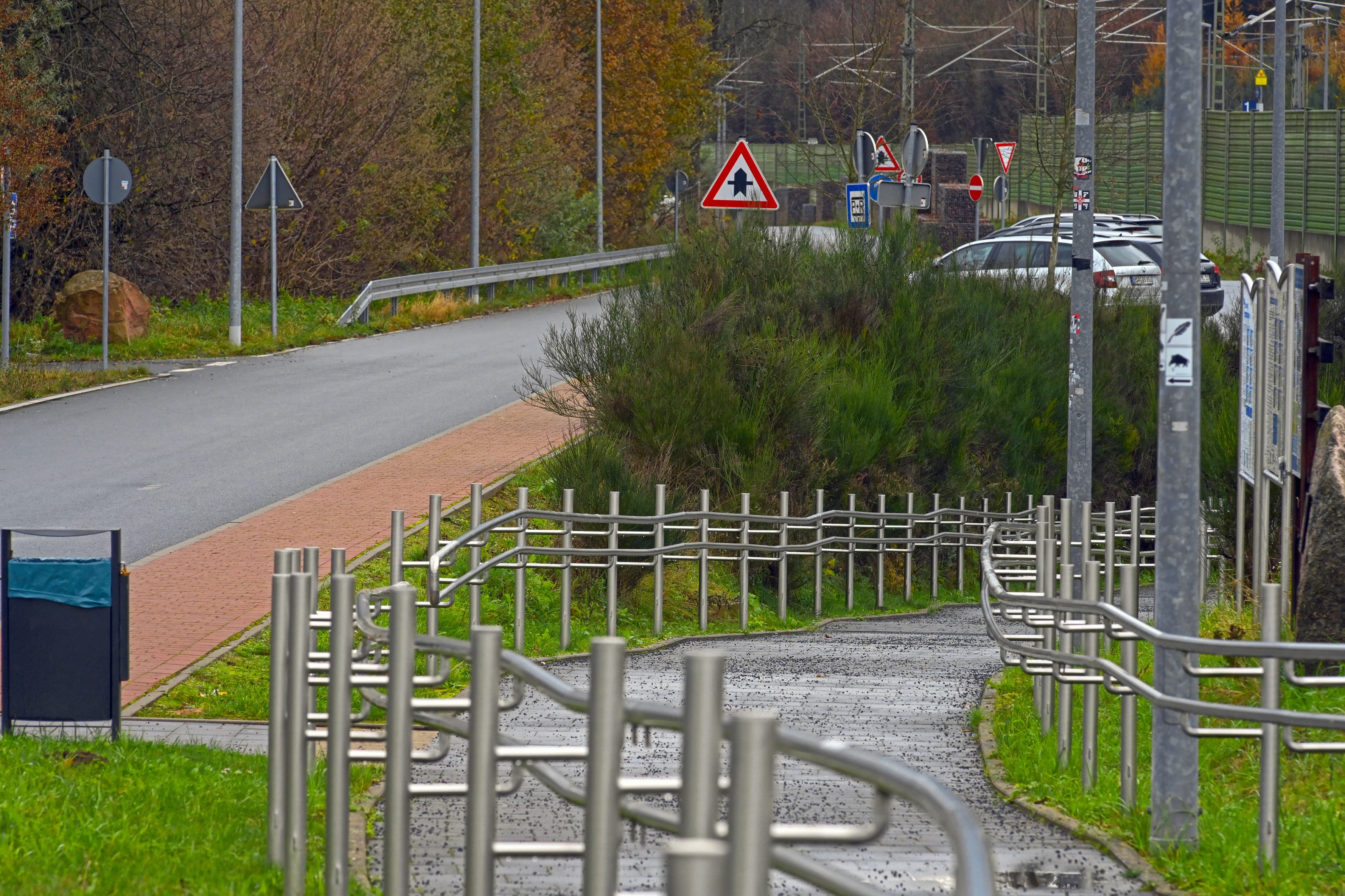 Zuwegung mit Geländer