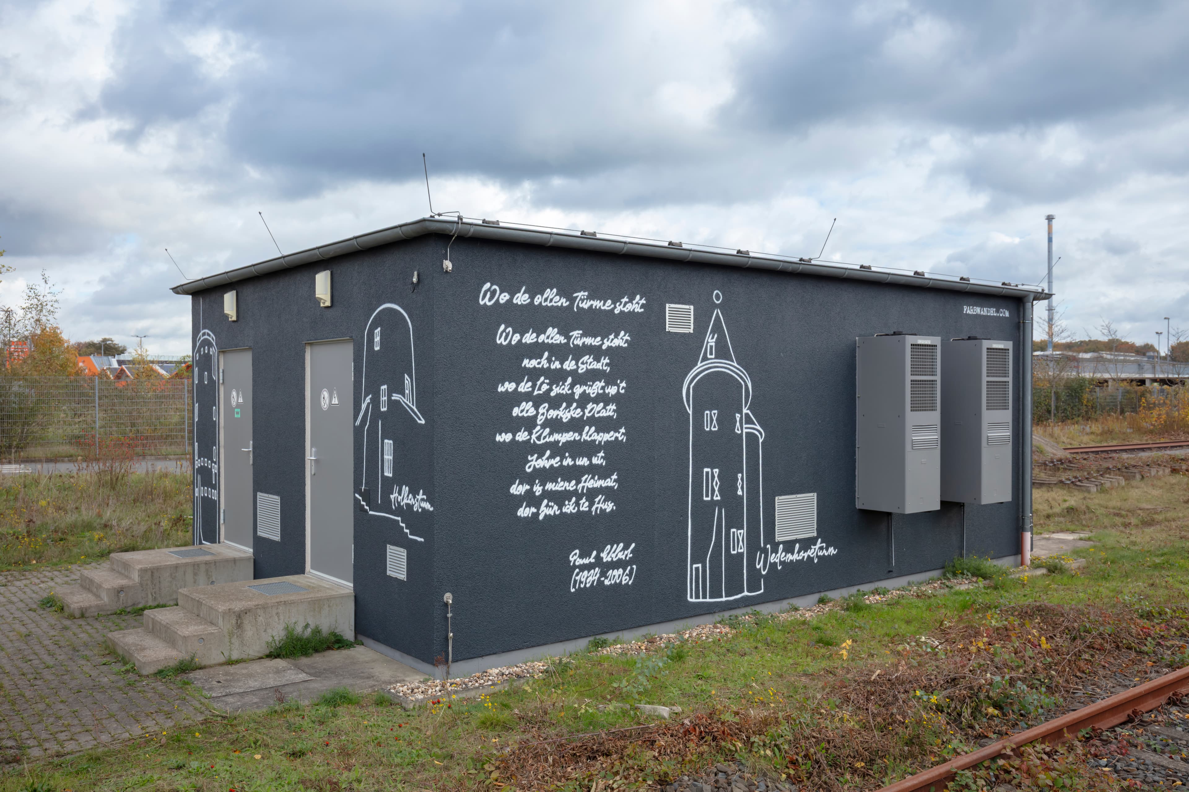 Das neu gestaltete Schalthaus in Anlehnung an die fünf Türme der Stadt Borken ist mittlerweile ein echter Hingucker am Bahnhof.