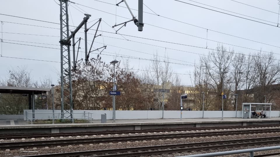 Blick auf Bahnsteig 1 vor den ZKB Maßnahmen.