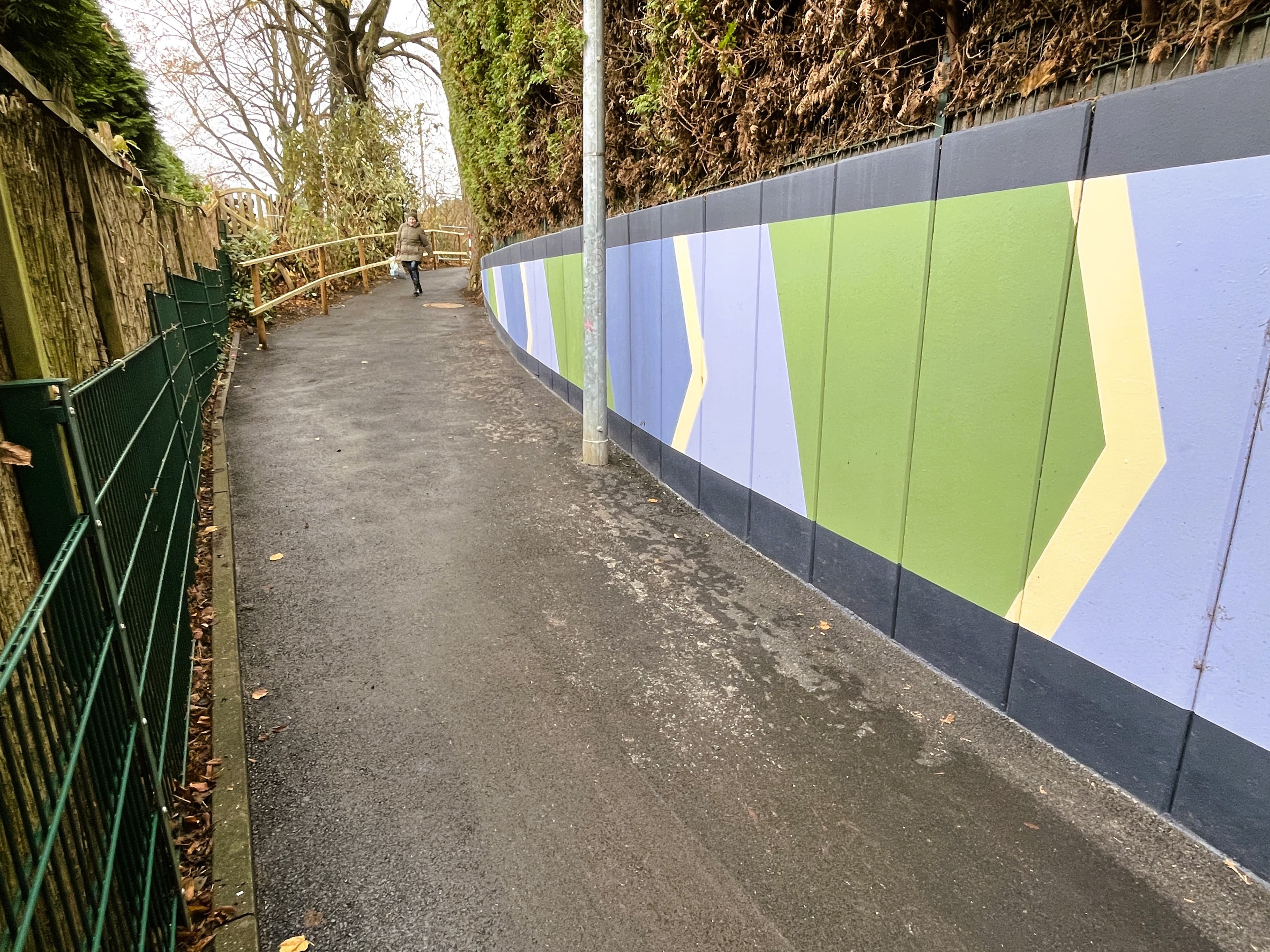 Der Zugang zum Bahnhof am Deutzer Weg nach der Neugestaltung. 
