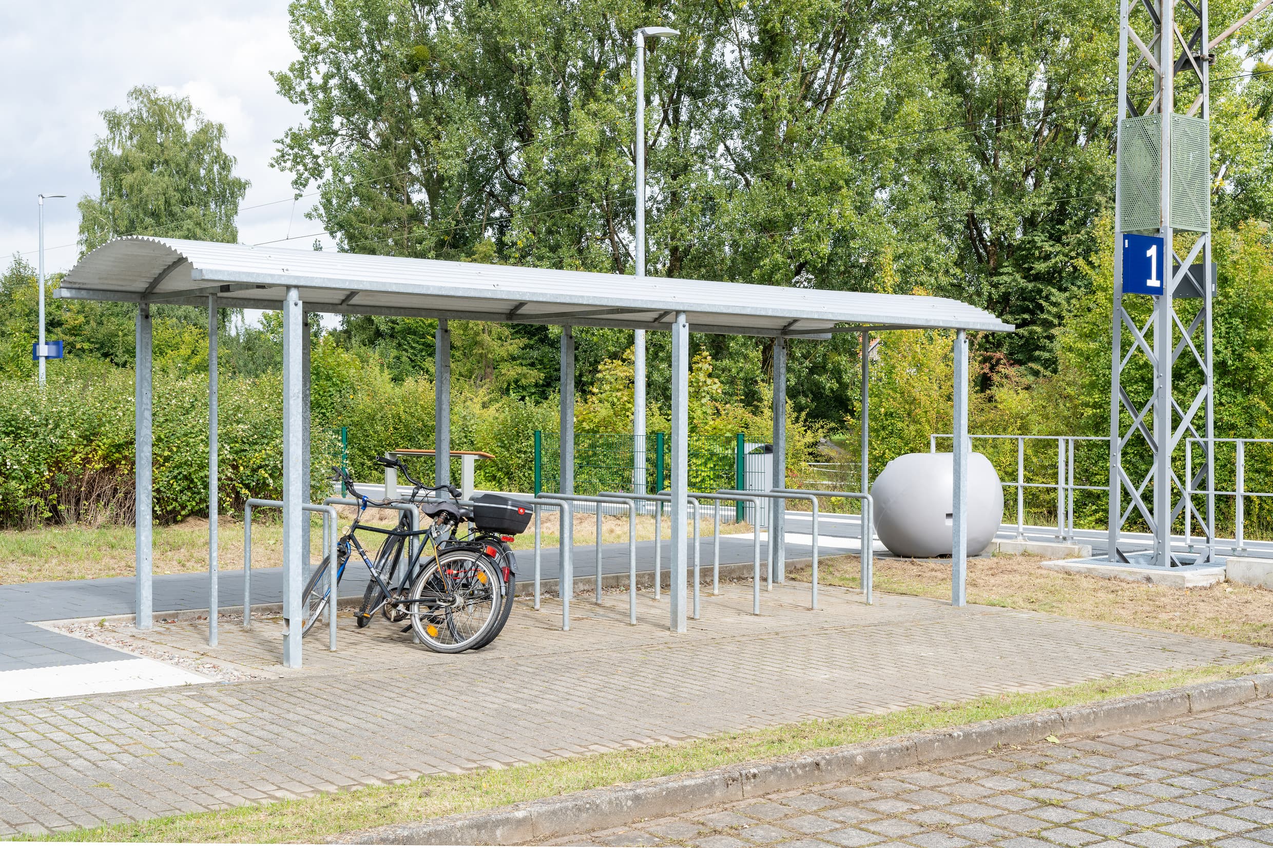Fahrradparken am Bahnhof.