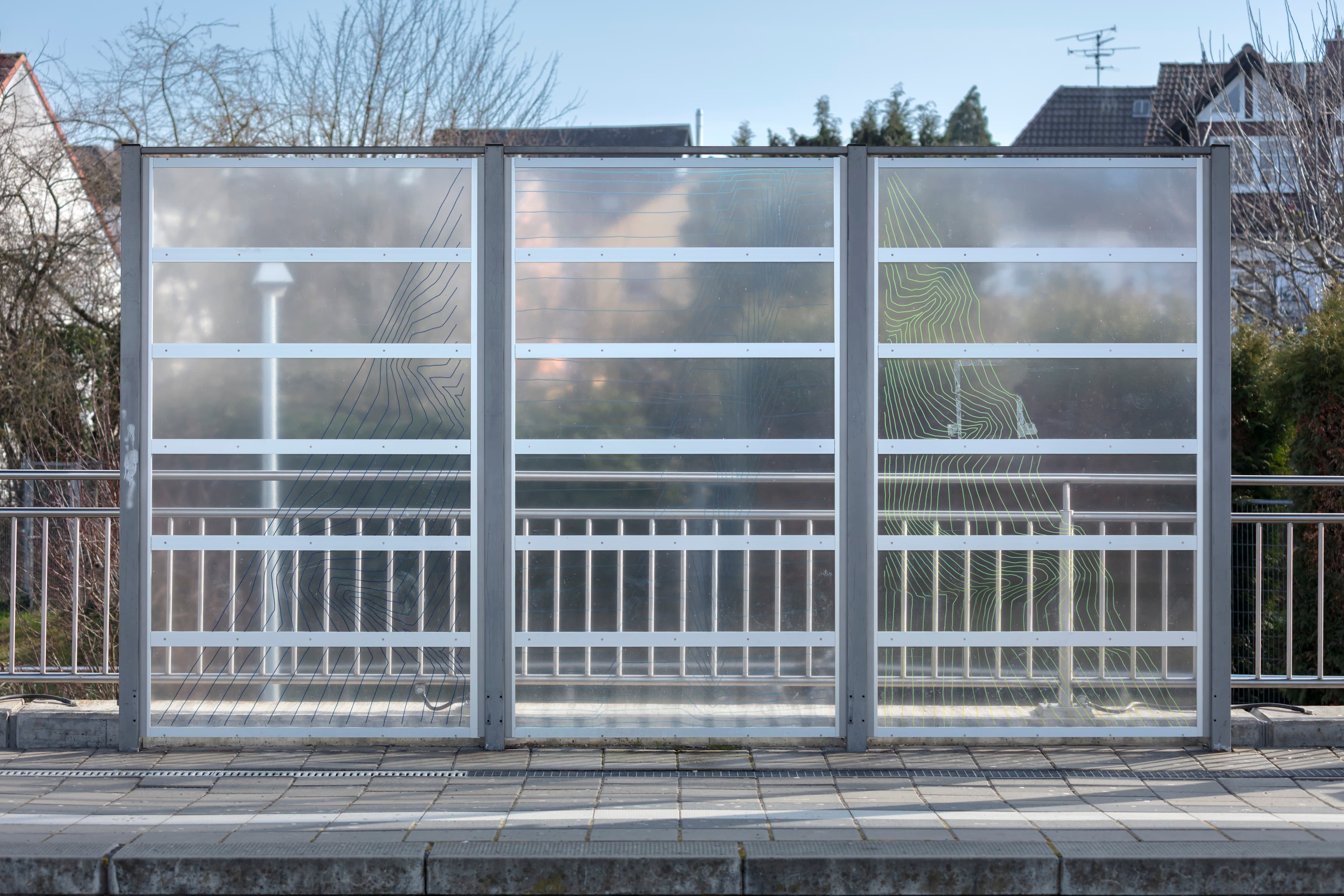 Blick auf eine Glaswand