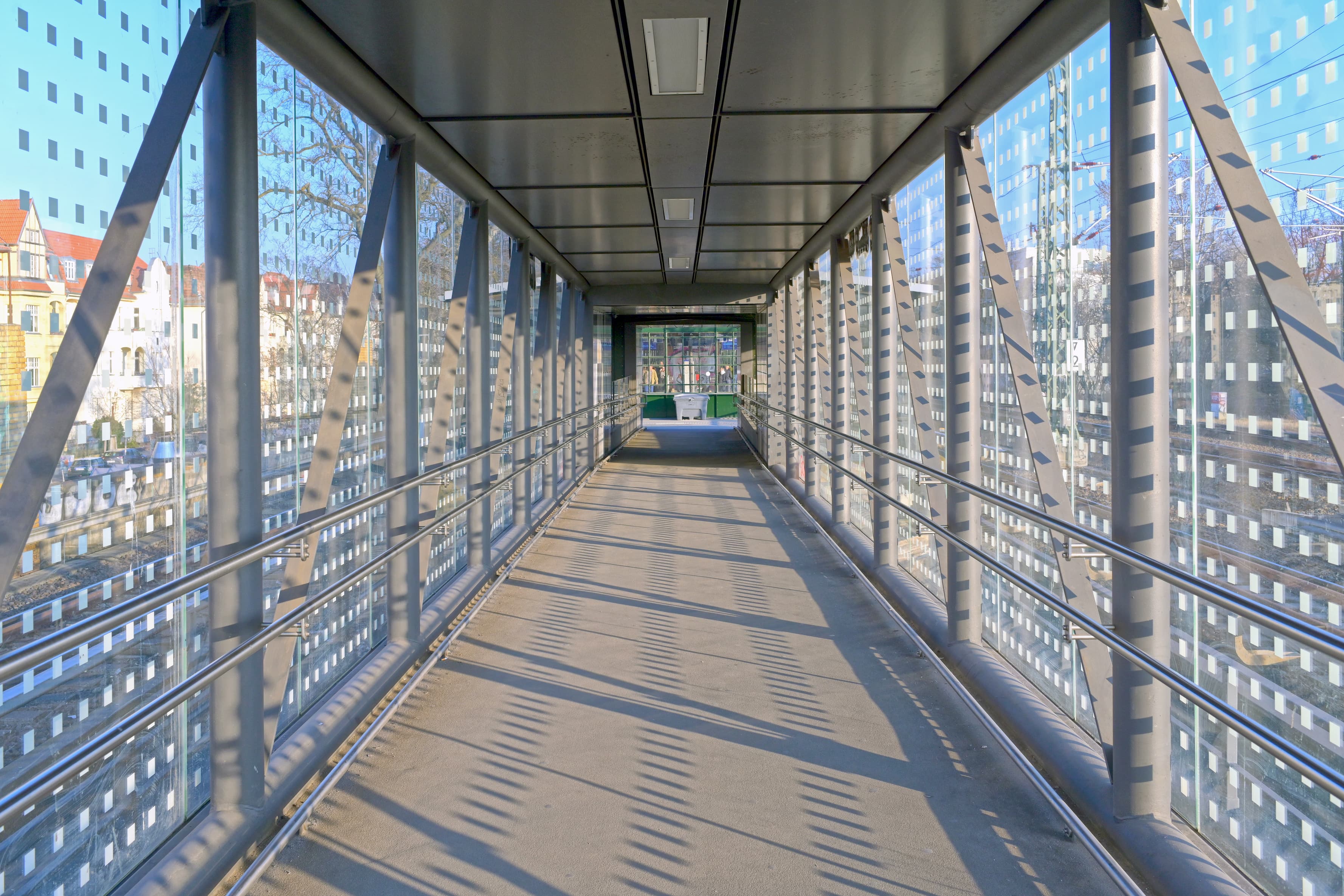 Blick auf die Personenüberführung