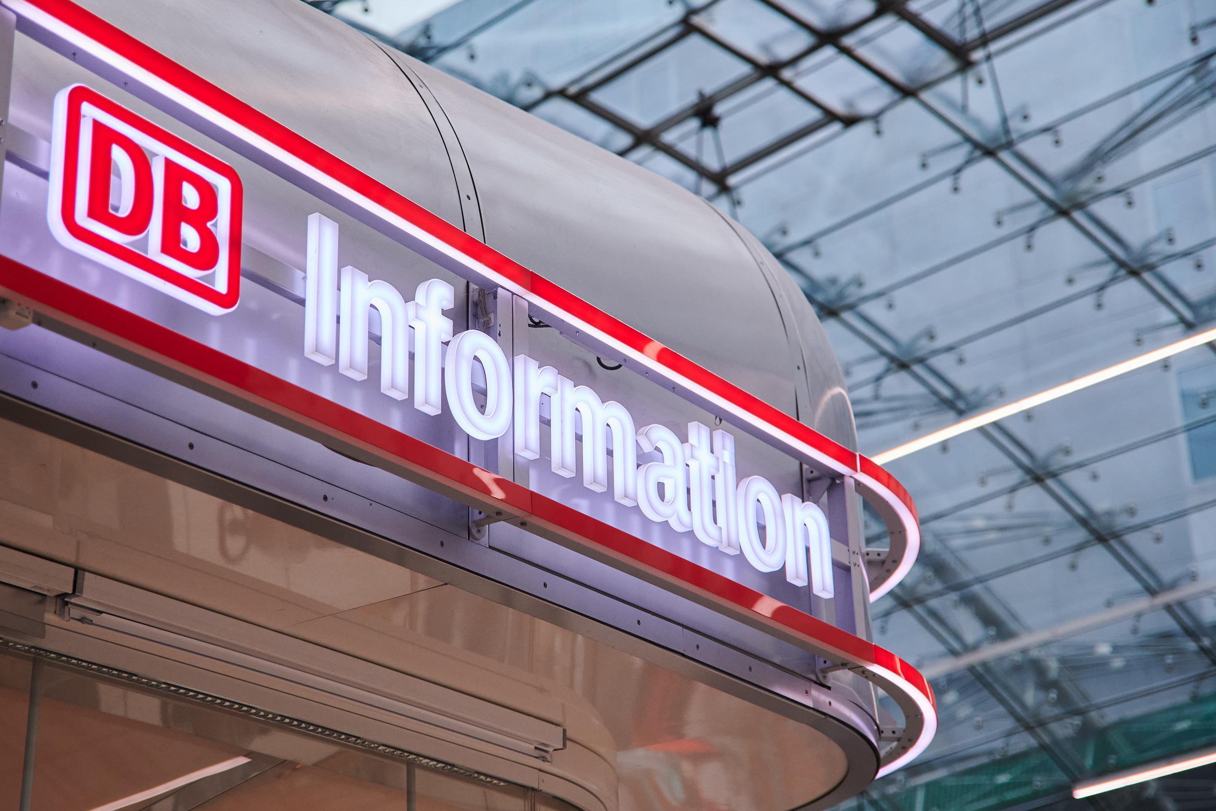 The new DB Information at Frankfurt Flughafen Regionalbahnhof.
