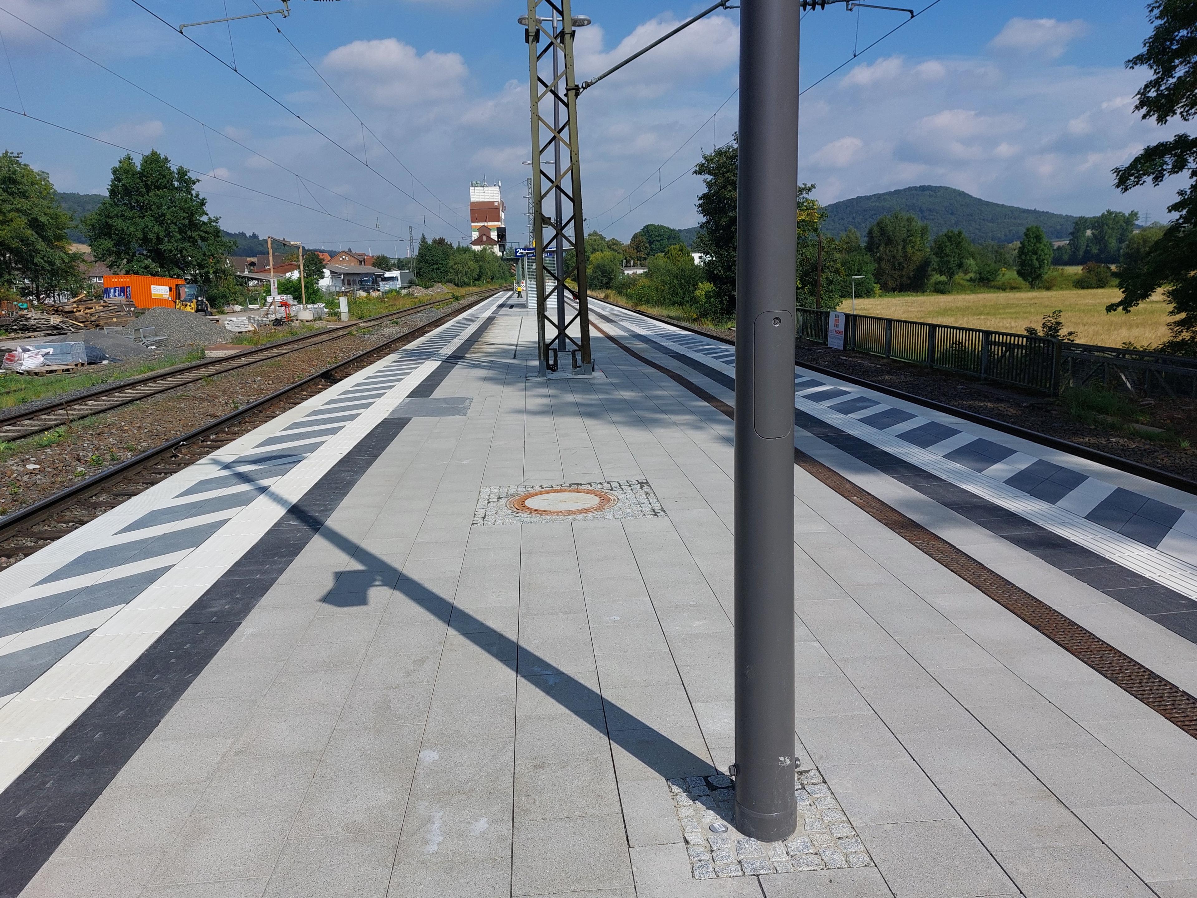 Der neue barrierefreie Bahnsteig des Bahnhofs Hofgeismar.	